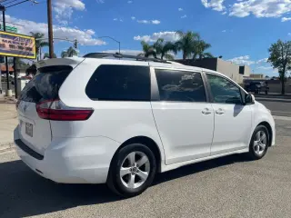 2018 Toyota SIENNA