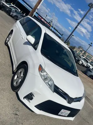 2018 Toyota SIENNA