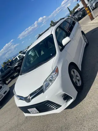 2018 Toyota SIENNA