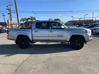 2022 Toyota TACOMA DOUBLE CAB