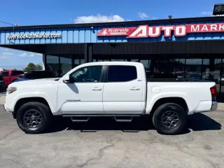 2018 Toyota TACOMA DOUBLE CAB