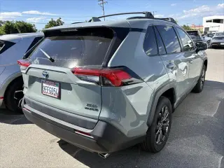 Toyota RAV4 Híbrido 2024 AWD XLE Premium 4dr SUV