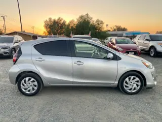 2015 Toyota PRIUS C