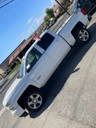 2018 Chevrolet SILVERADO 1500 CREW CAB