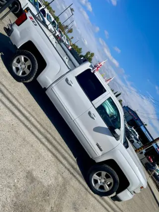 2018 Chevrolet SILVERADO 1500 CREW CAB