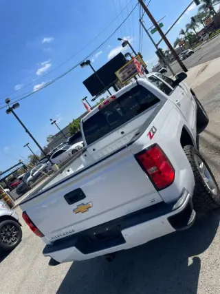 2018 Chevrolet SILVERADO 1500 CREW CAB