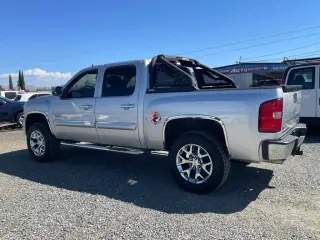 2011 Chevrolet SILVERADO 1500 CREW CAB