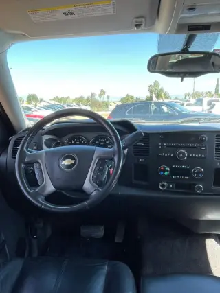 2011 Chevrolet SILVERADO 1500 CREW CAB