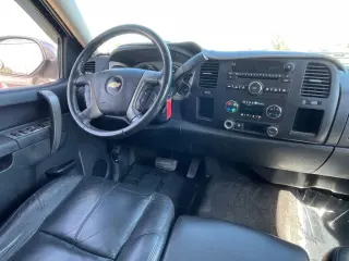 2011 Chevrolet SILVERADO 1500 CREW CAB
