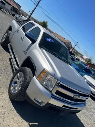 2011 Chevrolet SILVERADO 1500 CREW CAB