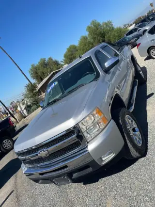 2011 Chevrolet SILVERADO 1500 CREW CAB