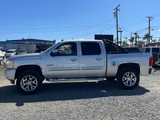 2011 Chevrolet SILVERADO 1500 CREW CAB