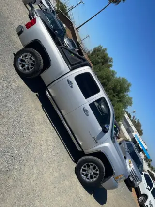 2011 Chevrolet SILVERADO 1500 CREW CAB