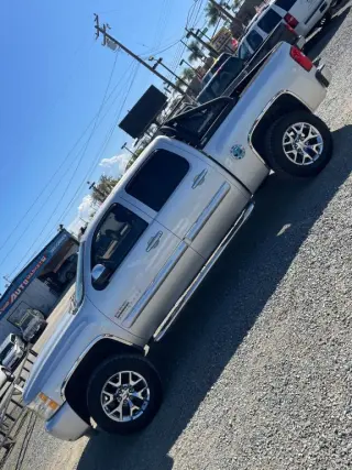 2011 Chevrolet SILVERADO 1500 CREW CAB