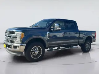 Ford F-250 Super Duty 2017 4x4 Lariat 4dr Crew Cab 6.8 ft. SB Pickup