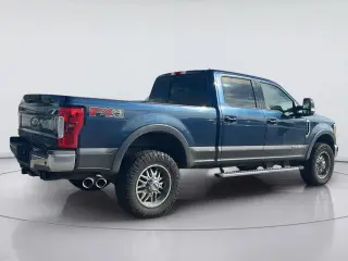 Ford F-250 Super Duty 2017 4x4 Lariat 4dr Crew Cab 6.8 ft. SB Pickup