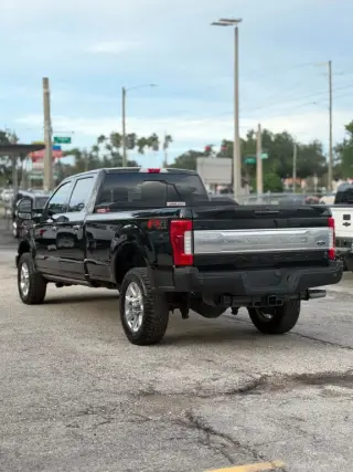 2019 Ford F350 SUPER DUTY CREW CAB