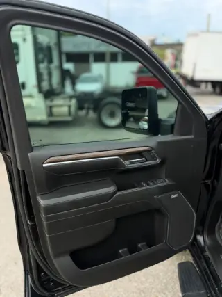 2024 Chevrolet SILVERADO 1500 CREW CAB