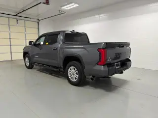 Toyota Tundra 2023 4x4 SR5 4dr CrewMax Cab Pickup SB
