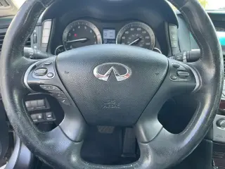 2012 INFINITI M