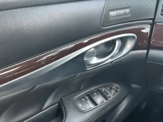 2012 INFINITI M
