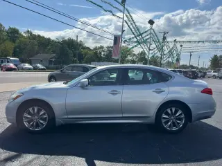2012 INFINITI M