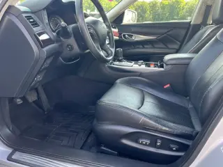 2012 INFINITI M