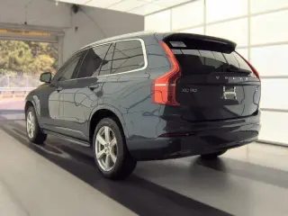 Volvo XC90 2023 AWD B5 Core 4dr SUV