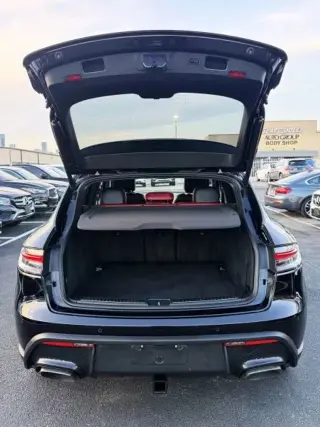 2023 PORSCHE MACAN