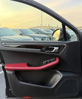 2023 PORSCHE MACAN