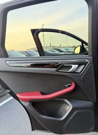 2023 PORSCHE MACAN