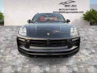 2023 PORSCHE MACAN