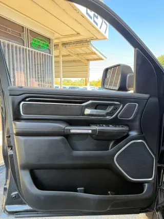 2019 RAM 1500 CREW CAB