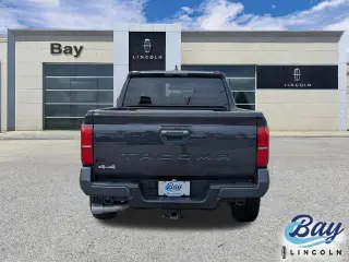 Toyota Tacoma 2024 4x4 SR5 4dr Cablo Dobles 6.1 ft LB