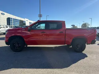 Chevrolet Silverado 1500 2024 4x4 Custom Trail Boss 4dr Cab con 5.8 ft. SB