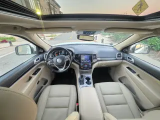 2020 Jeep GRAND CHEROKEE