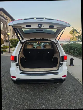 2020 Jeep GRAND CHEROKEE