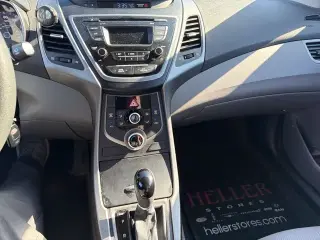 Hyundai ELANTRA 2016 SE 4 puertas Sedán 6M (EE. UU.)