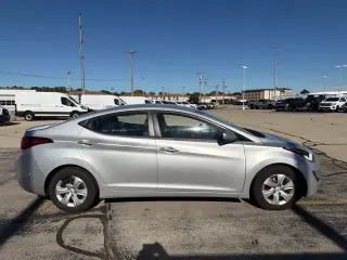 Hyundai ELANTRA 2016 SE 4 puertas Sedán 6M (EE. UU.)