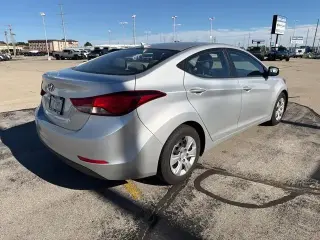 Hyundai ELANTRA 2016 SE 4 puertas Sedán 6M (EE. UU.)