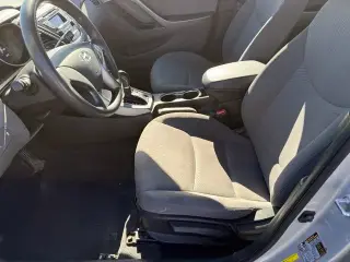 Hyundai ELANTRA 2016 SE 4 puertas Sedán 6M (EE. UU.)