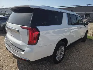 GMC Yukon XL 2024 4x2 SLT SUV 4 puertas