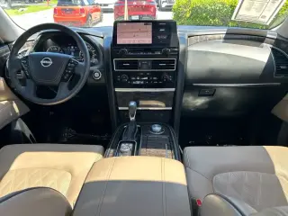 Nissan Armada 2024 4x4 Platinum SUV de 4 puertas