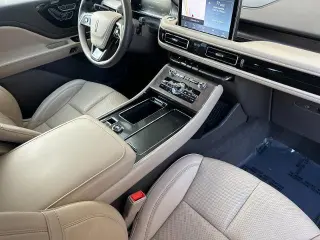 Lincoln Aviator 2023 AWD Reserve 4dr SUV