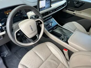 Lincoln Aviator 2023 AWD Reserve 4dr SUV