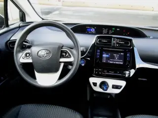 2017 TOYOTA PRIUS