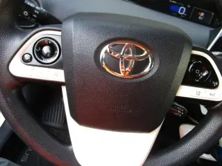 2017 TOYOTA PRIUS