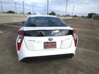 2017 TOYOTA PRIUS