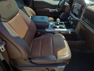 Ford F-150 2023 4x4 King Ranch 4 puertas SuperCrew 6.5 pies pte.