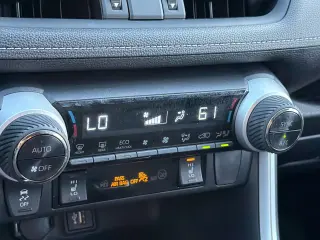 Toyota RAV4 Híbrido 2024 AWD XLE Premium 4dr SUV